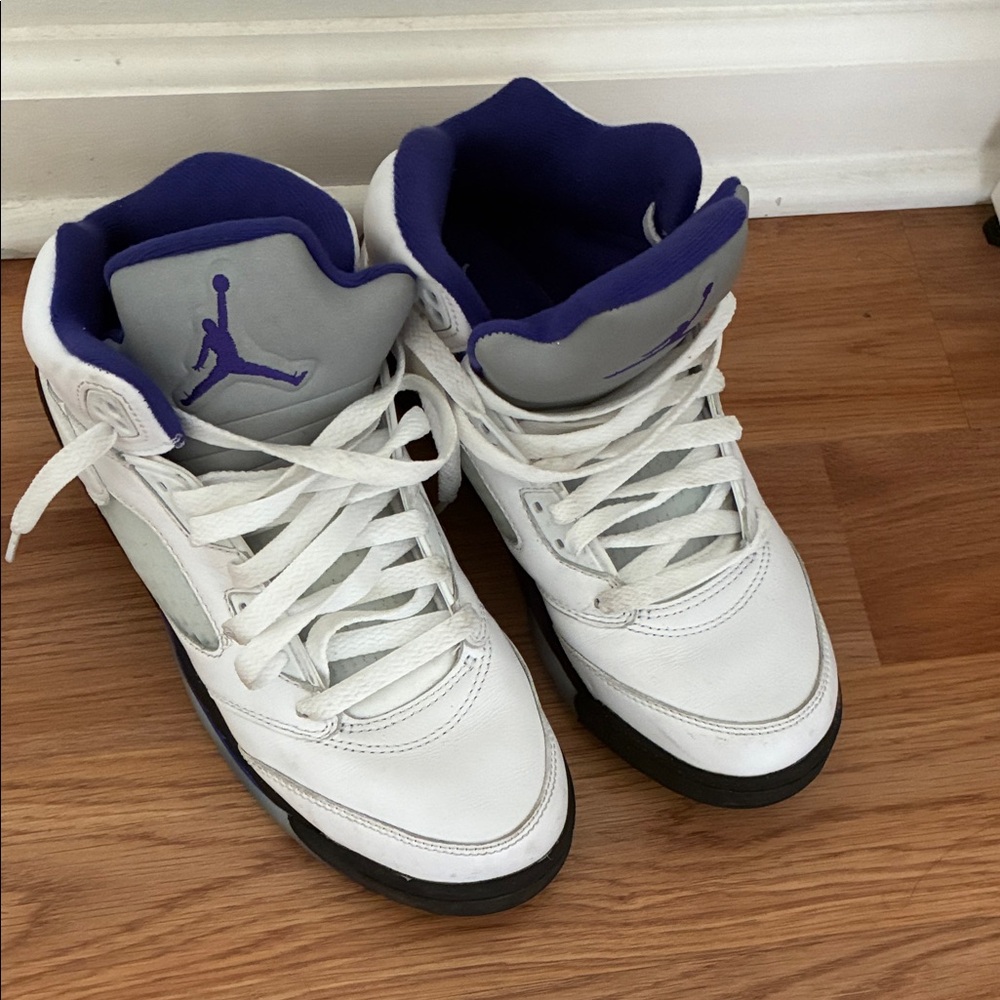 Air Jordan 5 Retro GS 'Concord'
- White and Purple - Picture 5 of 11